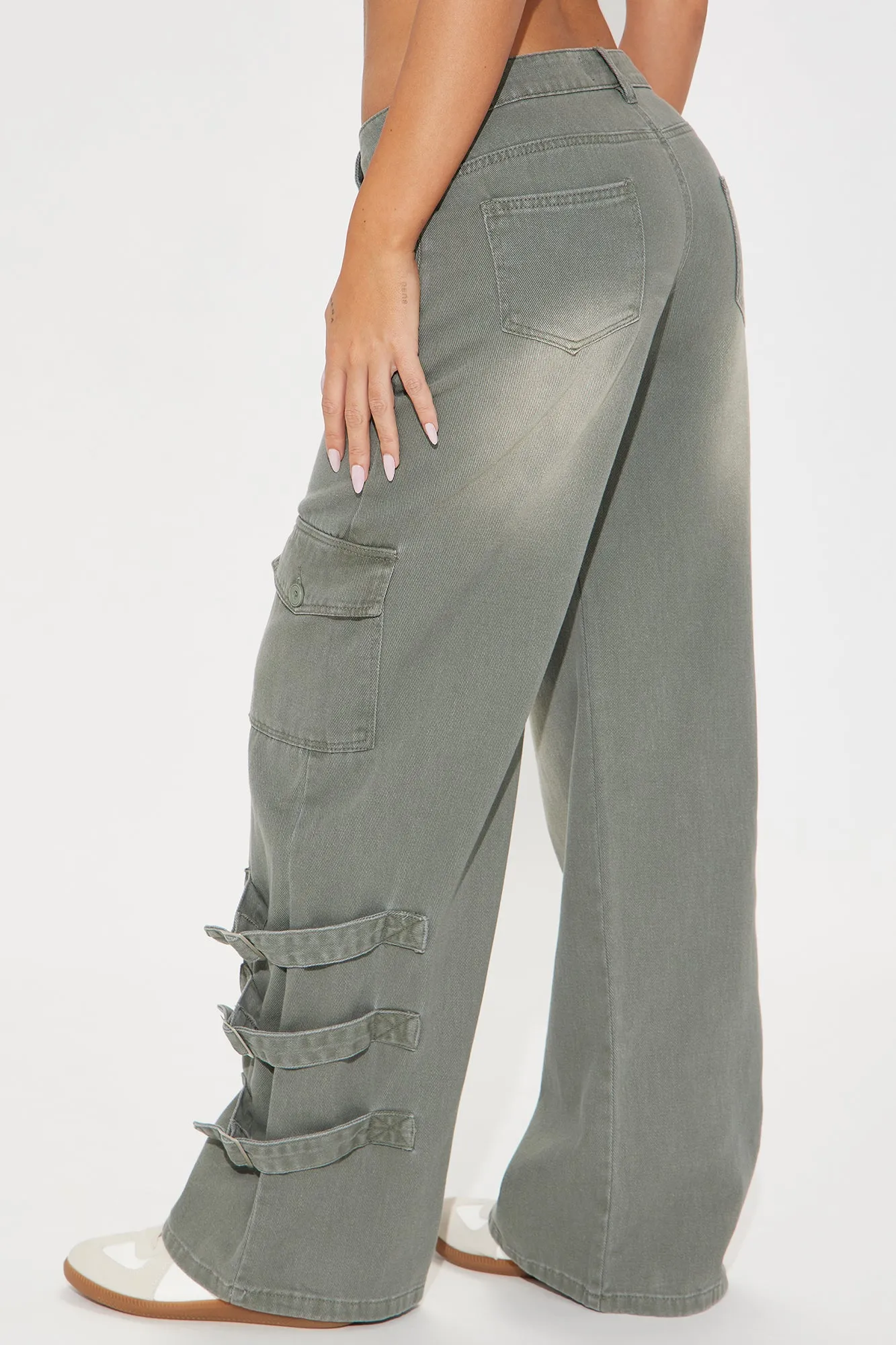 Keep You Goin' Wide Leg Cargo Pant - Grey