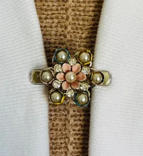 Sweater Clips Vintage Pearls  Cardigan Clasp Rhinestones Pearl Sweater Clip Bridal Jewelry Gift for Mom Gift for Her by Fabulici